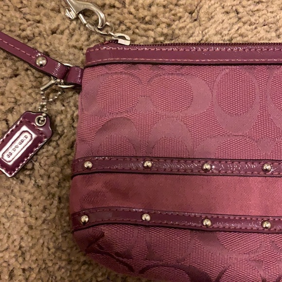 Coach wristlet - Picture 2 of 5
